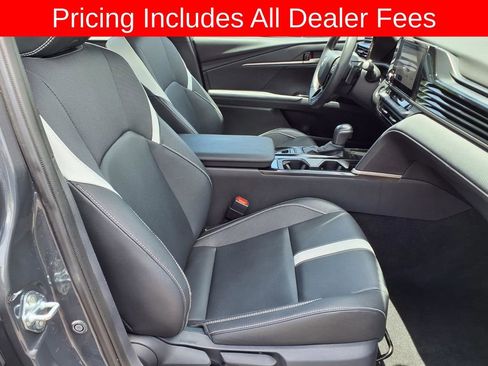 Used 2025 Toyota Camry SE w/ Convenience Package FWD image 12