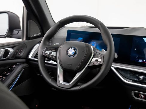 New 2026 BMW X5 xDrive50e w/ Executive Package image 11
