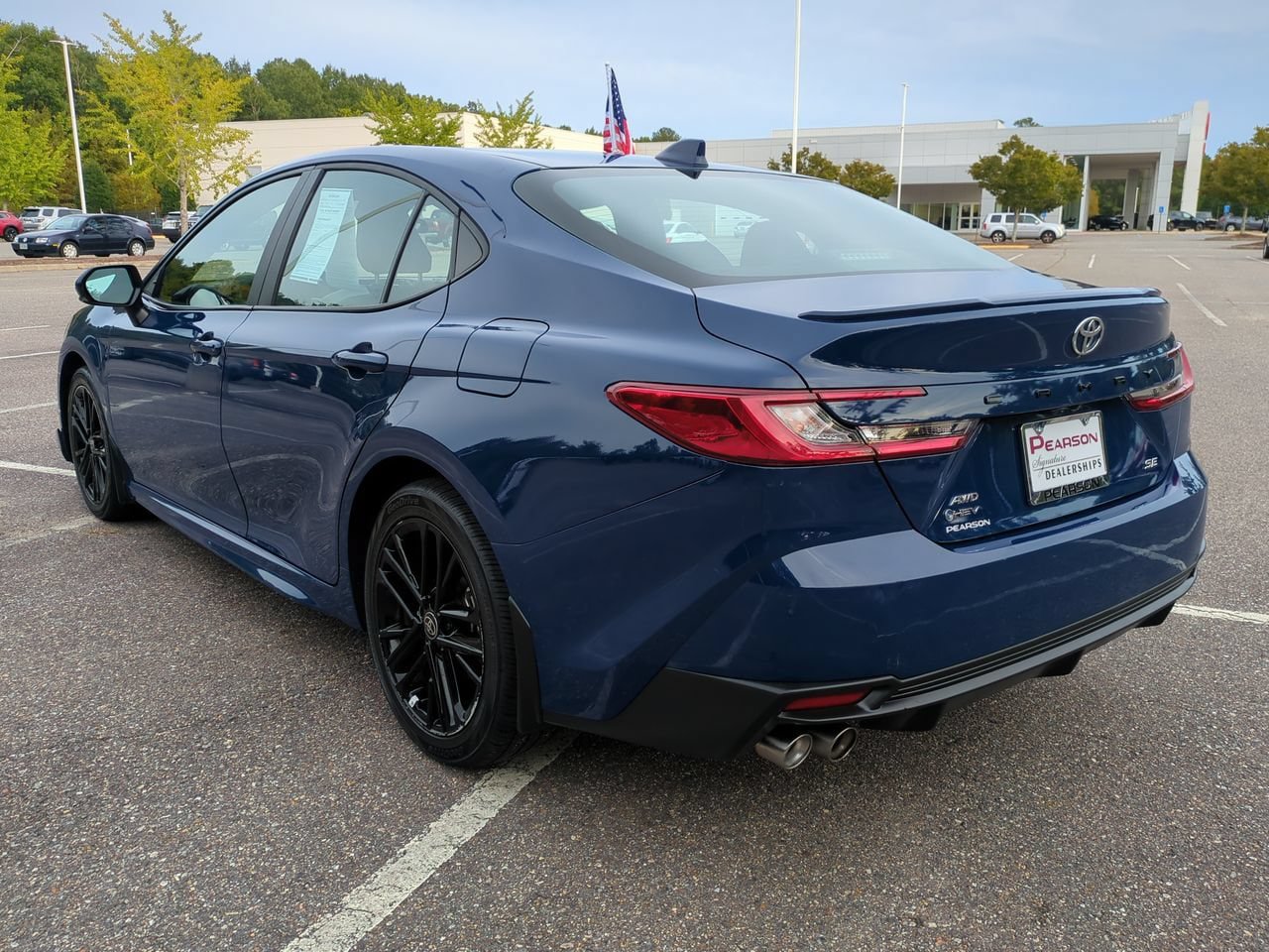 Used 2025 Toyota Camry SE AWD/4WD image 6