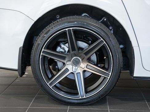 Used 2021 Toyota Sienna XSE image 18