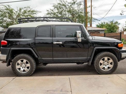 Used 2010 Toyota FJ Cruiser 4WD image 6