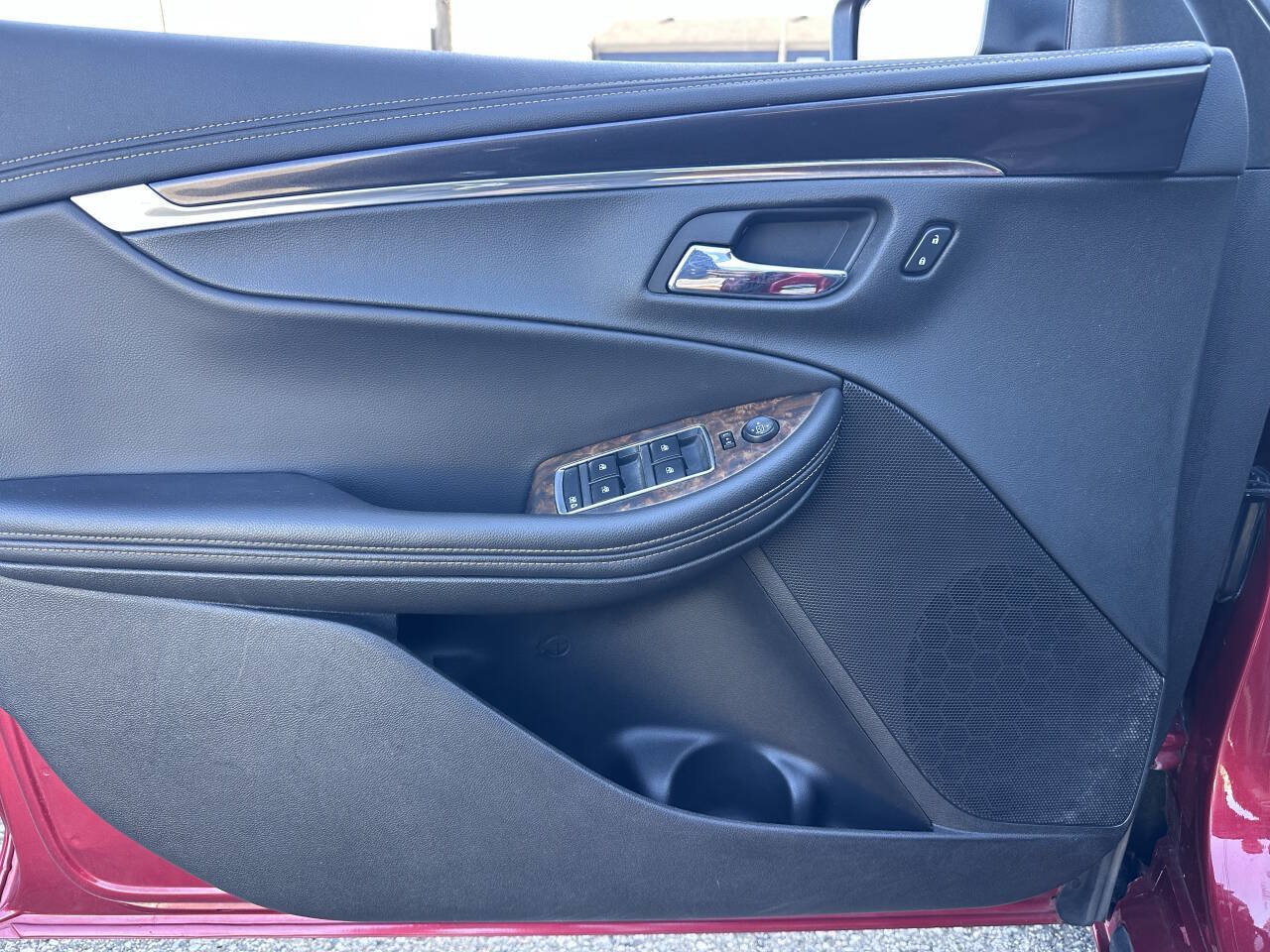 Used 2015 Chevrolet Impala LT w/ Convenience Package FWD image 28