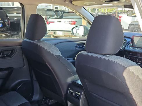 Used 2021 Nissan Rogue S FWD image 17