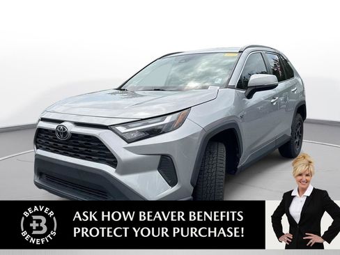Certified 2022 Toyota RAV4 XLE FWD image 1