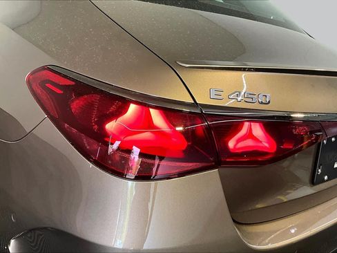 New 2027 Mercedes-Benz E 450 4MATIC Sedan image 5