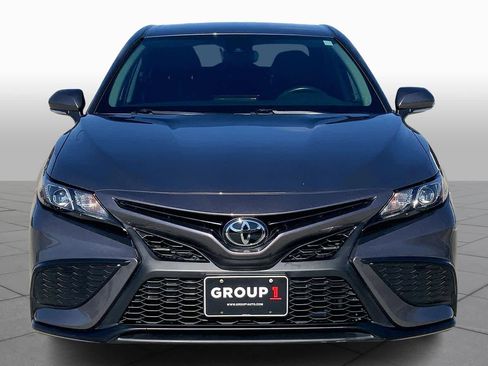 Used 2023 Toyota Camry SE image 3