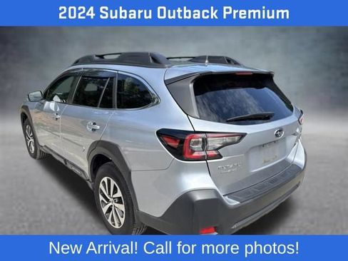 Used 2024 Subaru Outback Premium AWD/4WD image 6