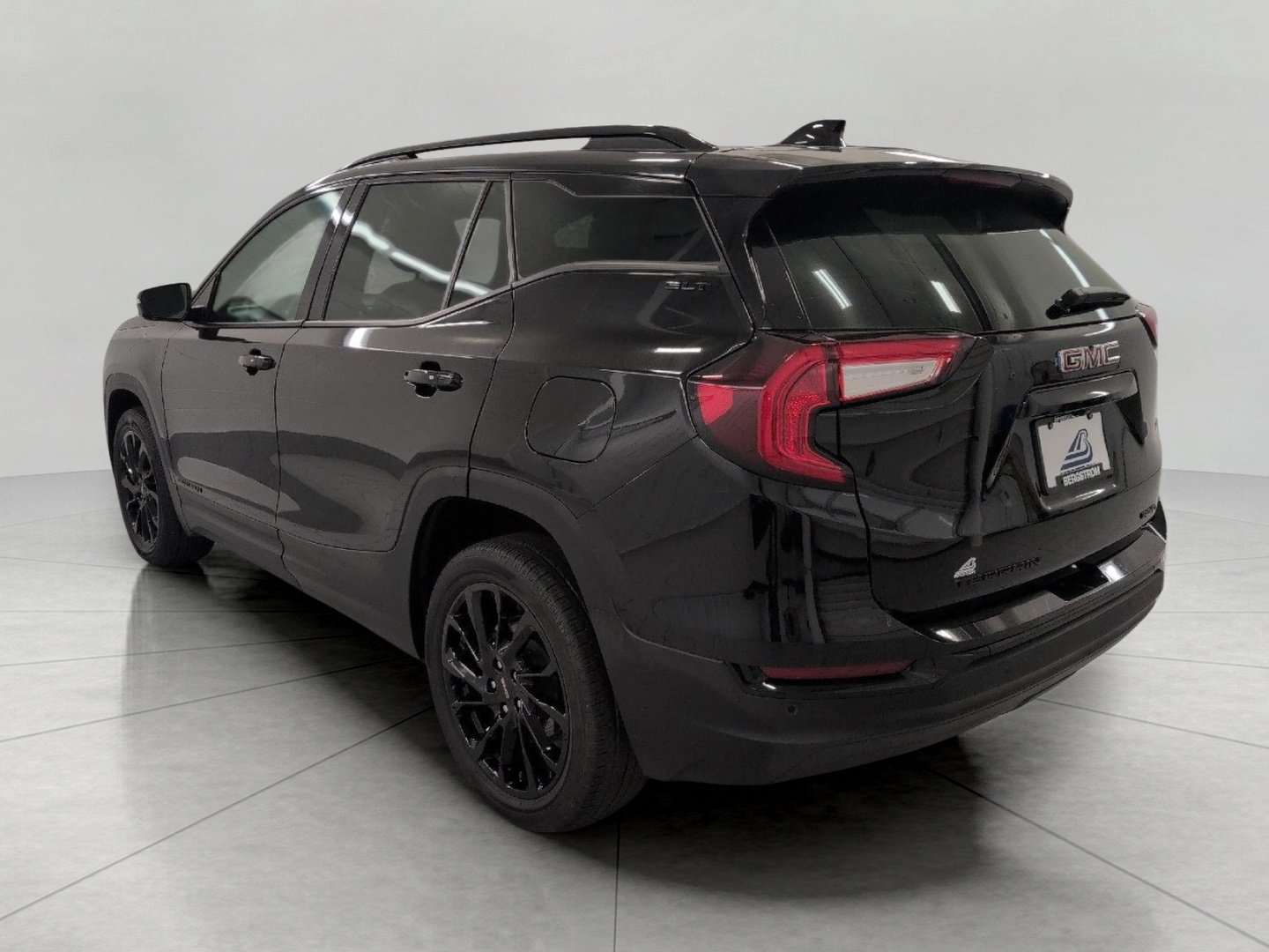 Used 2023 GMC Terrain SLT w/ Elevation Edition AWD/4WD image 20