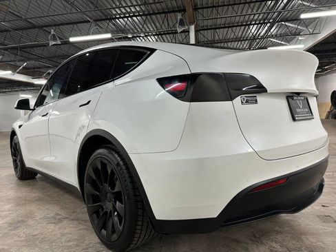 Used 2021 Tesla Model Y Long Range image 17
