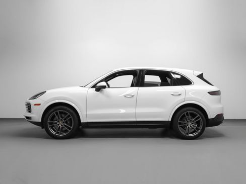 Certified 2023 Porsche Cayenne AWD/4WD image 2