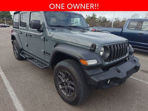 Used 2024 Jeep Wrangler Sport S image 3