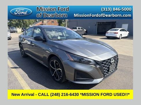 Used 2024 Nissan Altima 2.5 SR FWD image 1
