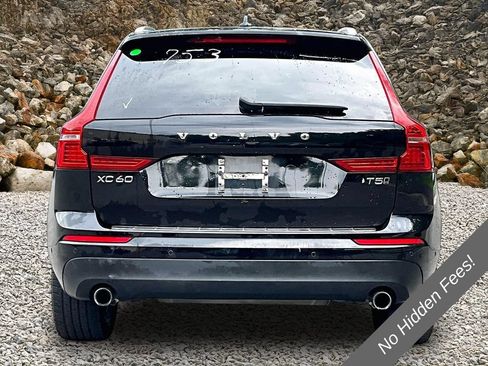 Used 2018 Volvo XC60 T5 Momentum w/ Vision Package AWD/4WD image 4