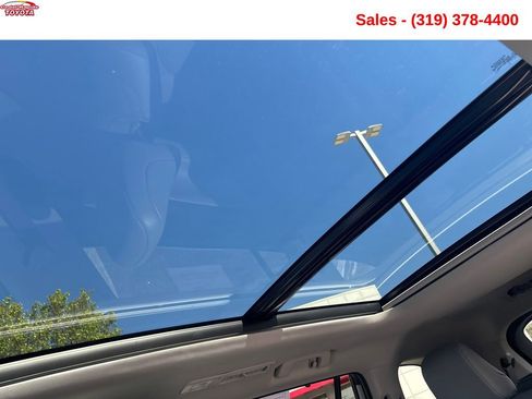 Used 2024 Toyota Highlander Platinum AWD/4WD image 19