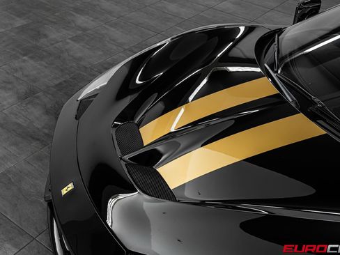 Used 2015 Ferrari 458 Speciale Coupe RWD image 9