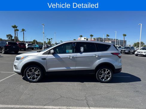Used 2017 Ford Escape SE AWD/4WD image 2
