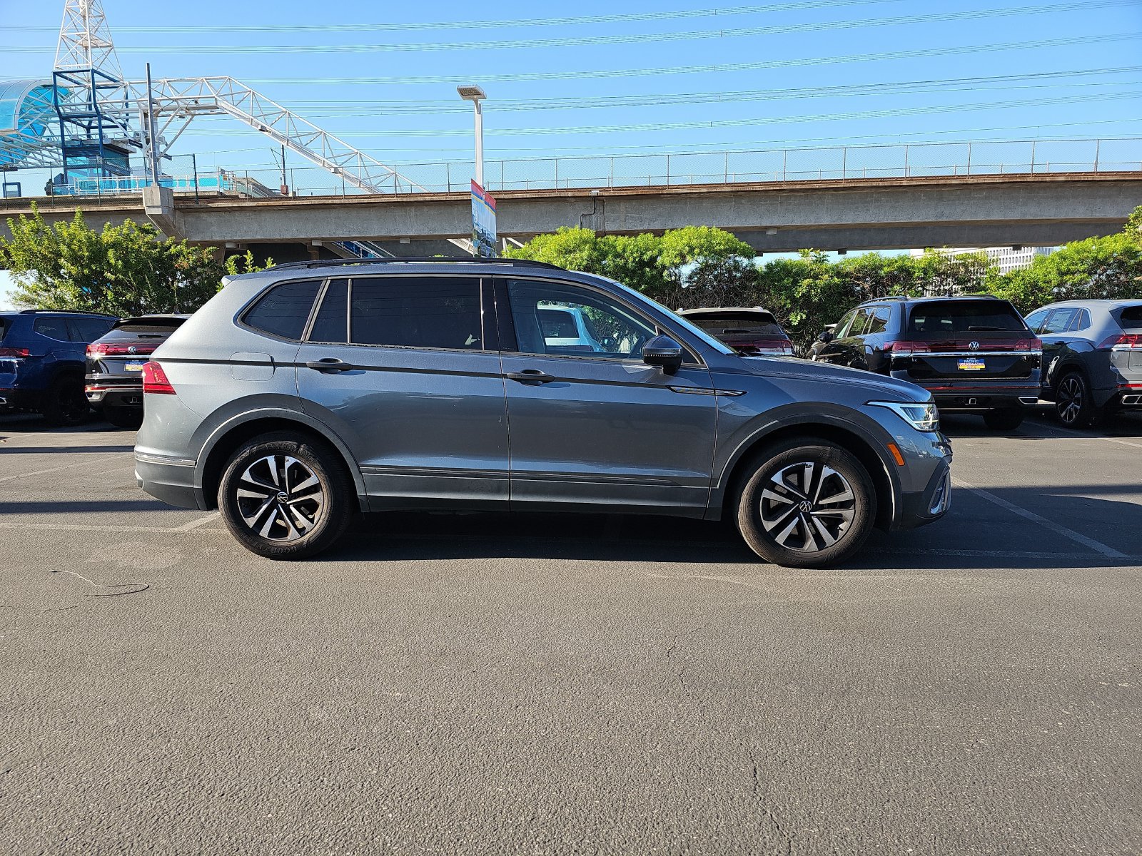 Used 2023 Volkswagen Tiguan S w/ Driver Assistance Package FWD image 4
