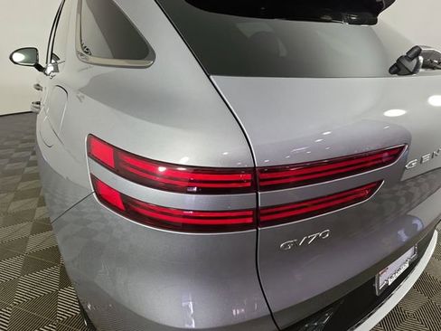 Used 2023 Genesis GV70 2.5T w/ Sport Prestige Package image 38