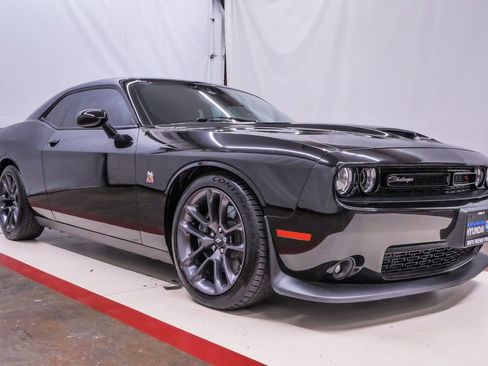 Used 2022 Dodge Challenger R/T Scat Pack RWD image 5