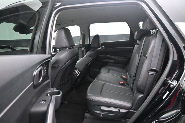 Used 2026 Kia Sorento S FWD image 11
