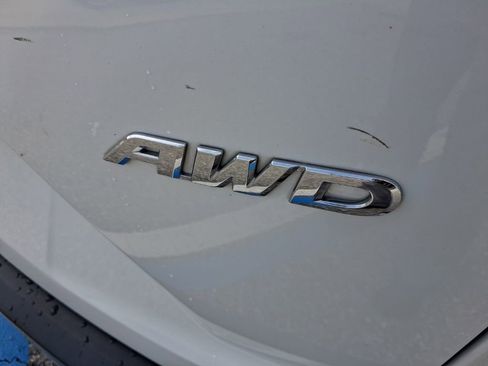 Used 2019 Honda CR-V LX image 9