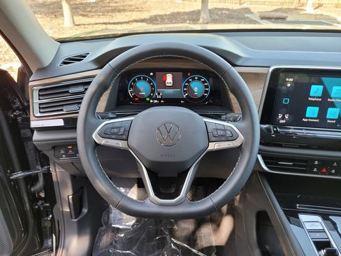 New 2025 Volkswagen Atlas SE AWD/4WD image 17
