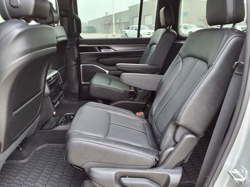 New 2026 Jeep Grand Wagoneer Limited w/ Convenience Group I AWD/4WD image 12