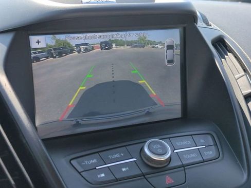 Used 2017 Ford Escape SE w/ Equipment Group 201A FWD image 22