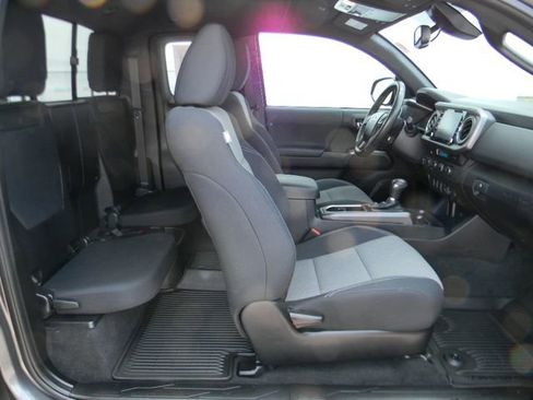 Used 2021 Toyota Tacoma TRD Sport AWD/4WD image 26