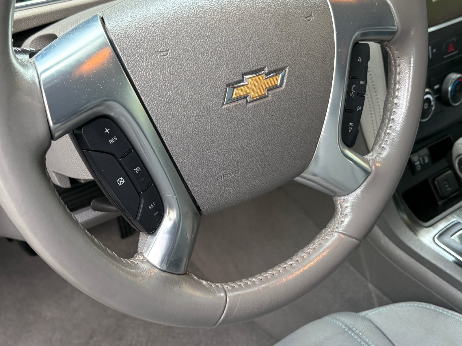 Used 2017 Chevrolet Traverse LT FWD image 13