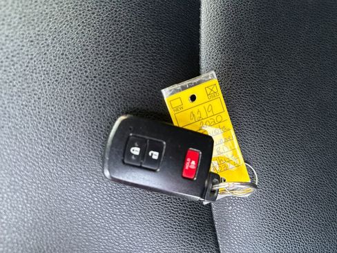 Used 2020 Toyota 4Runner Limited image 30