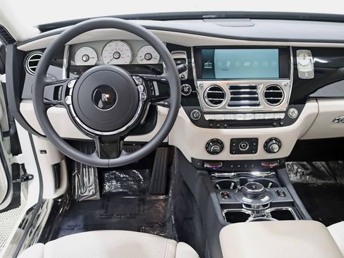 Used 2016 Rolls-Royce Ghost RWD image 14