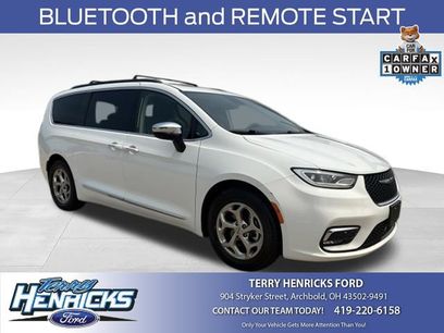 Used 2023 Chrysler Pacifica Limited