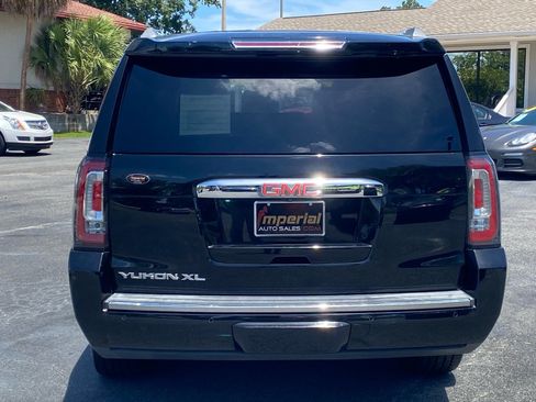 Used 2017 GMC Yukon XL Denali w/ Open Road Package RWD image 8