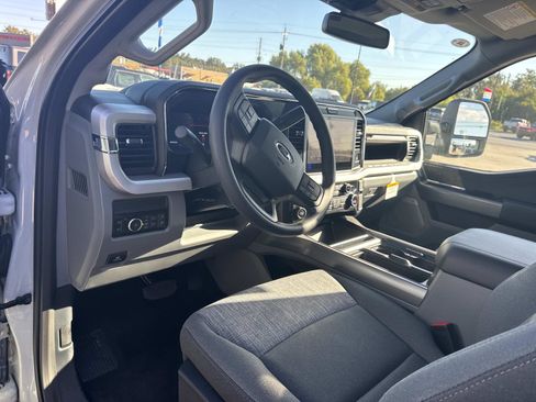 New 2026 Ford F250 XLT w/ XLT Premium Package image 16