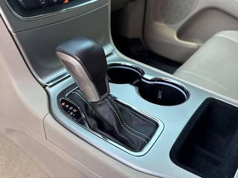 Used 2016 Jeep Grand Cherokee Overland RWD image 32