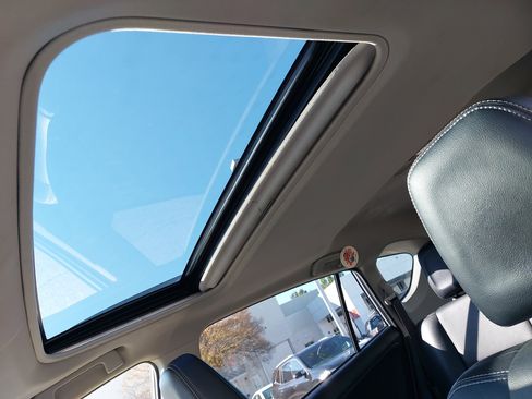 Used 2018 Toyota RAV4 Limited w/ Protection Package image 31