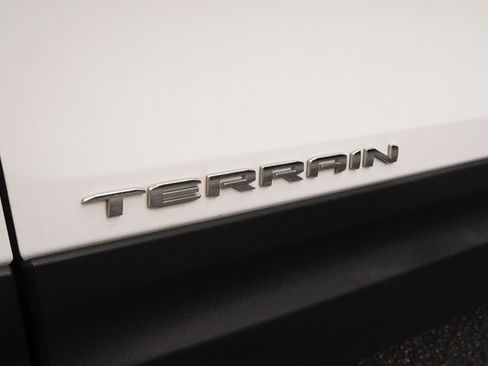 Used 2022 GMC Terrain SLT w/ Infotainment Package II FWD image 39