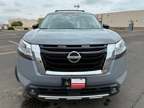 Used 2022 Nissan Pathfinder SL FWD image 10