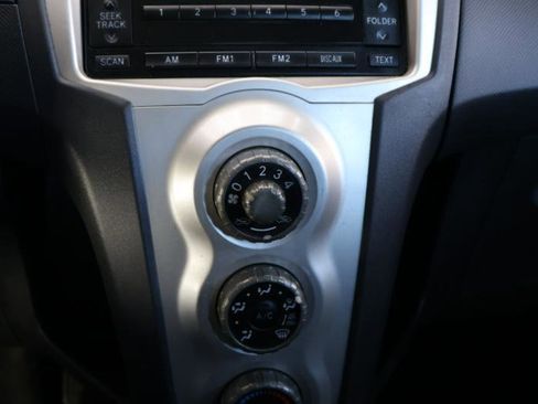 Used 2007 Toyota Yaris 2-Door Hatchback image 15