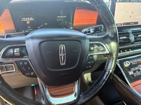 Used 2018 Lincoln Navigator Reserve w/ Technology Package AWD/4WD image 5