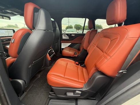 Used 2025 Lincoln Aviator Reserve w/ Equipment Group 201A AWD/4WD image 21