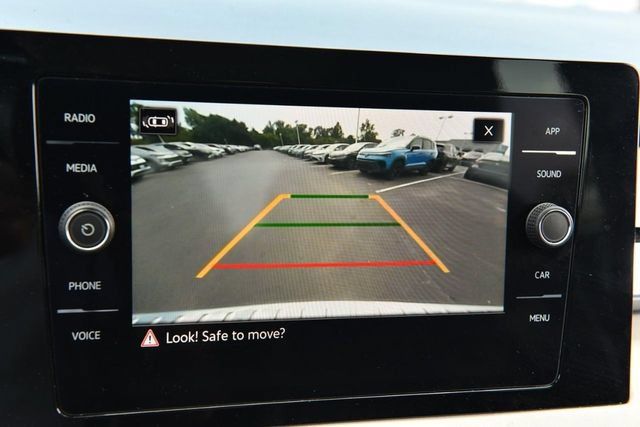 Used 2025 Volkswagen Taos SE AWD/4WD image 12