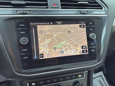 Used 2021 Volkswagen Tiguan SEL image 11