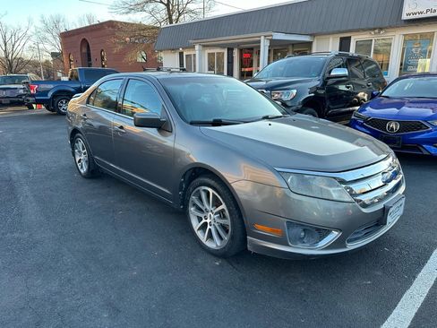 Used 2010 Ford Fusion SEL image 3