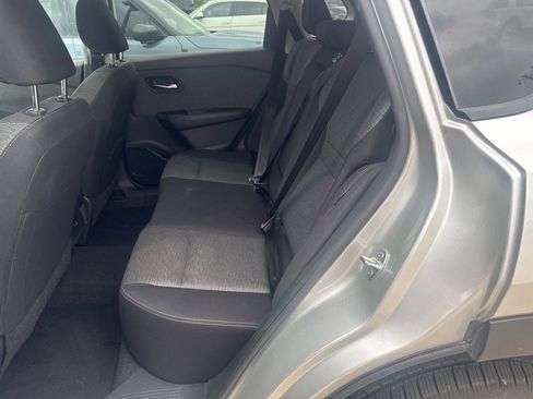 Used 2023 Nissan Rogue SV AWD/4WD image 12