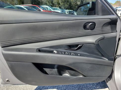 Certified 2025 Hyundai Elantra SEL FWD image 14