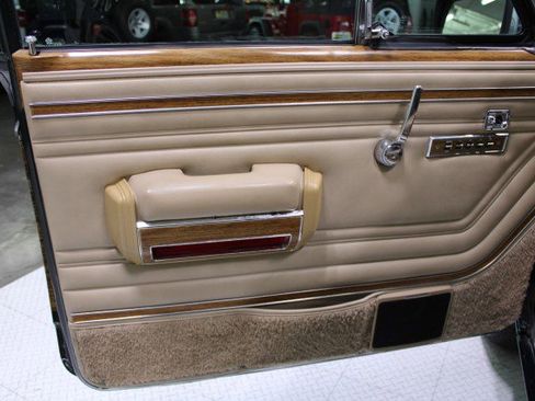 Used 1991 Jeep Grand Wagoneer 4X4 image 47