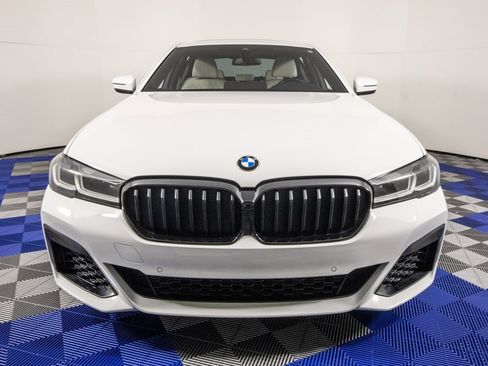 Used 2022 BMW 540i xDrive w/ M Sport Package image 2