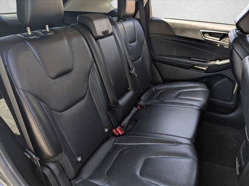 Used 2020 Ford Edge Titanium FWD image 18